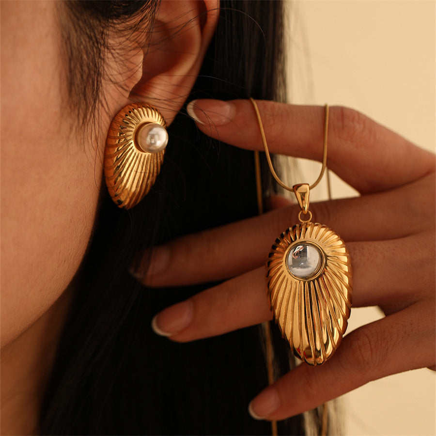 Shell Earring