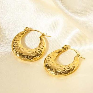 Shop now for online jewelry in the UAE at Hoops & Huggies!