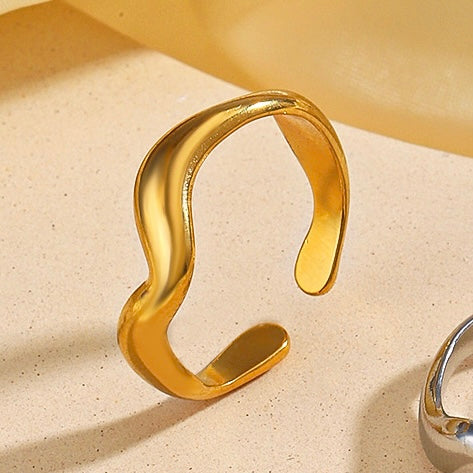 Curvy Ring