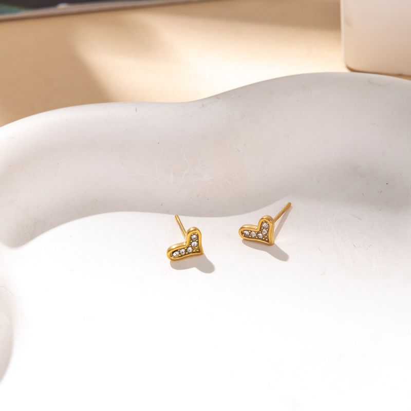 Stud Earrings Shop Online in the UAE - Waterproof Tarnish Free Jewelry